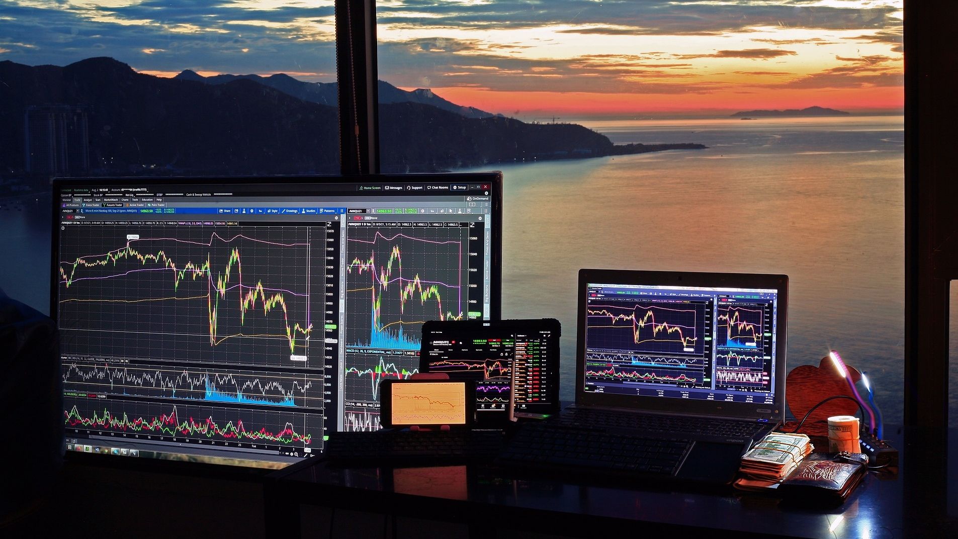 Bitcoin Turun Drastis, Jadi Sinyal Risiko Pasar Saham Turun Mendalam