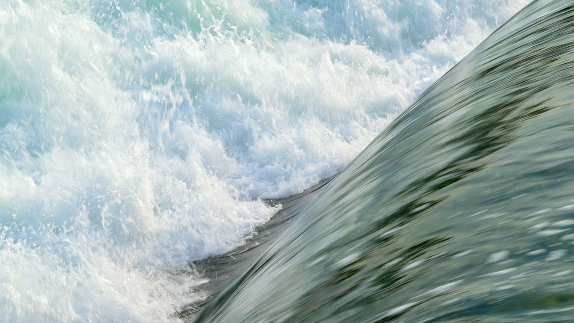 Crypto Daybook Americas: Bitcoin Reasserts Itself as Stocks, Bonds Fall, Gold Hits Record High Crypto Daybook Americas: Bitcoin Reasserts Itself as Stocks, Bonds Fall, Gold Hits Record High