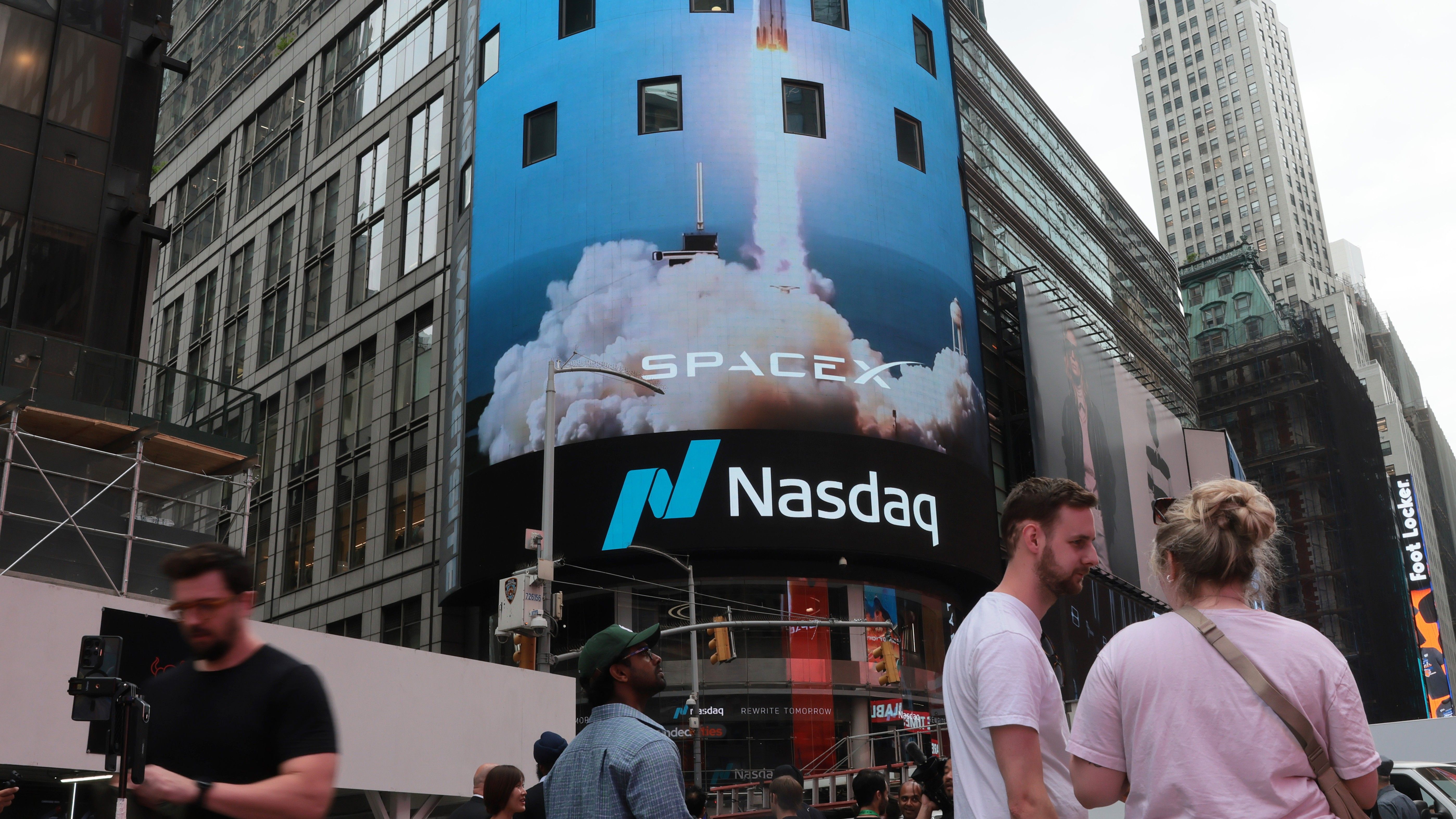How On‑Chain Stock Tokens Work and What They Mean for Everyday Investors