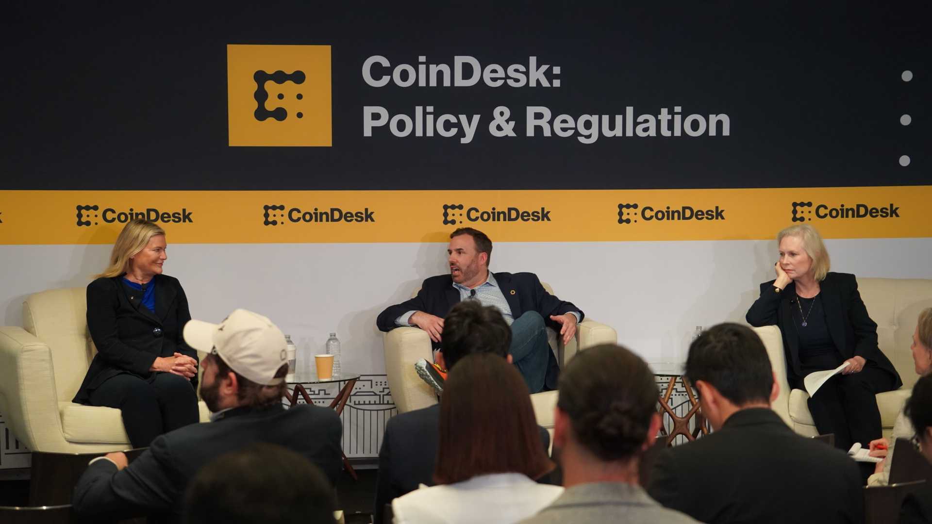 Lummis, belangrijke Amerikaanse senator over crypto-wetgeving, onderhandelt  over gevoelige punten met het Witte Huis