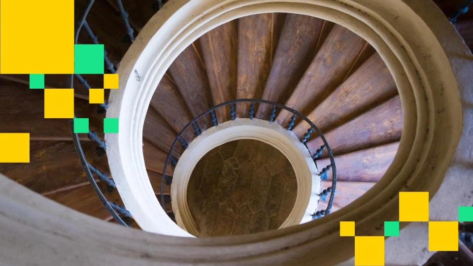 Bitcoin's Parabolic Arc Snaps: Trader Peter Brandt Eyes $25K Crash Floor