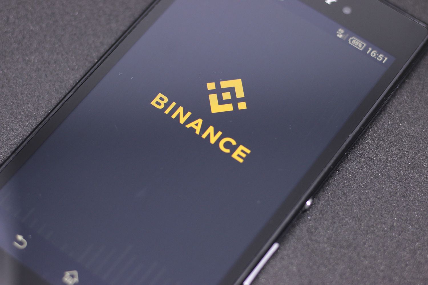 Binance Ramps Up Crackdown on US Users, Giving Them 14 Days to Withdraw  Funds