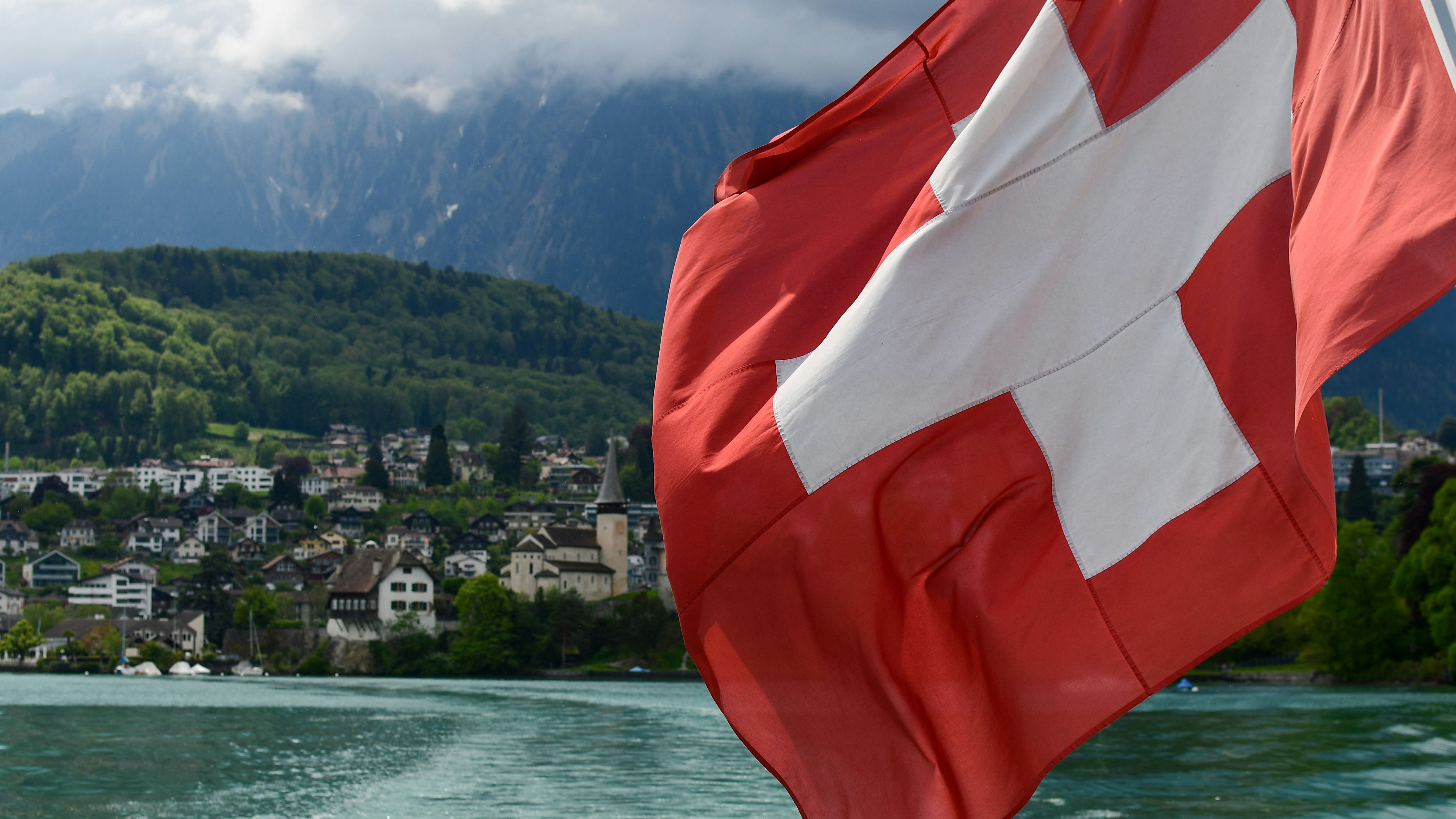 Stablecoin Default Guarantees Pose Risks to the Issuing Banks, Swiss Regulator Says