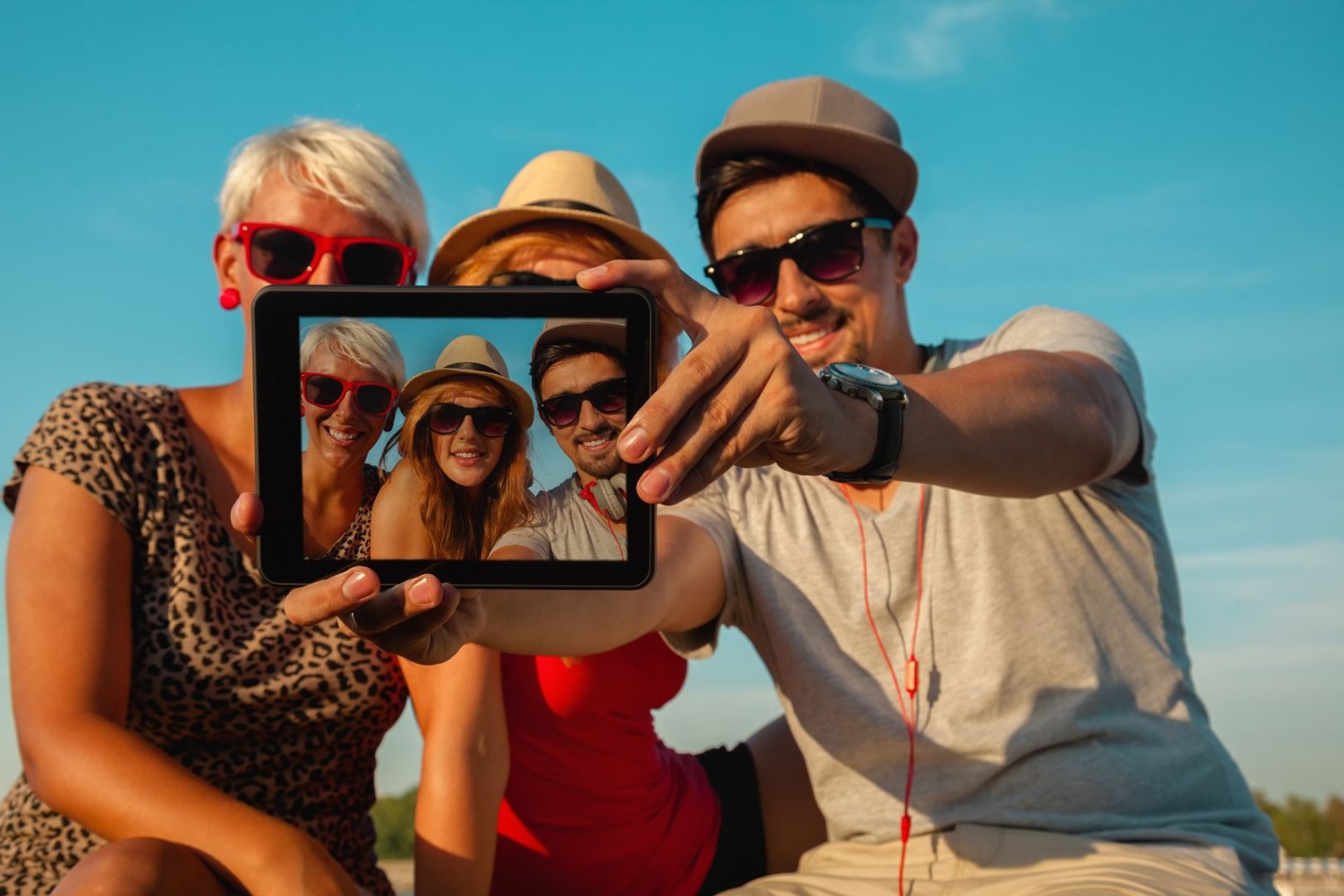 Farcaster Switches to Wallet-First Strategy to Grow Its Social App