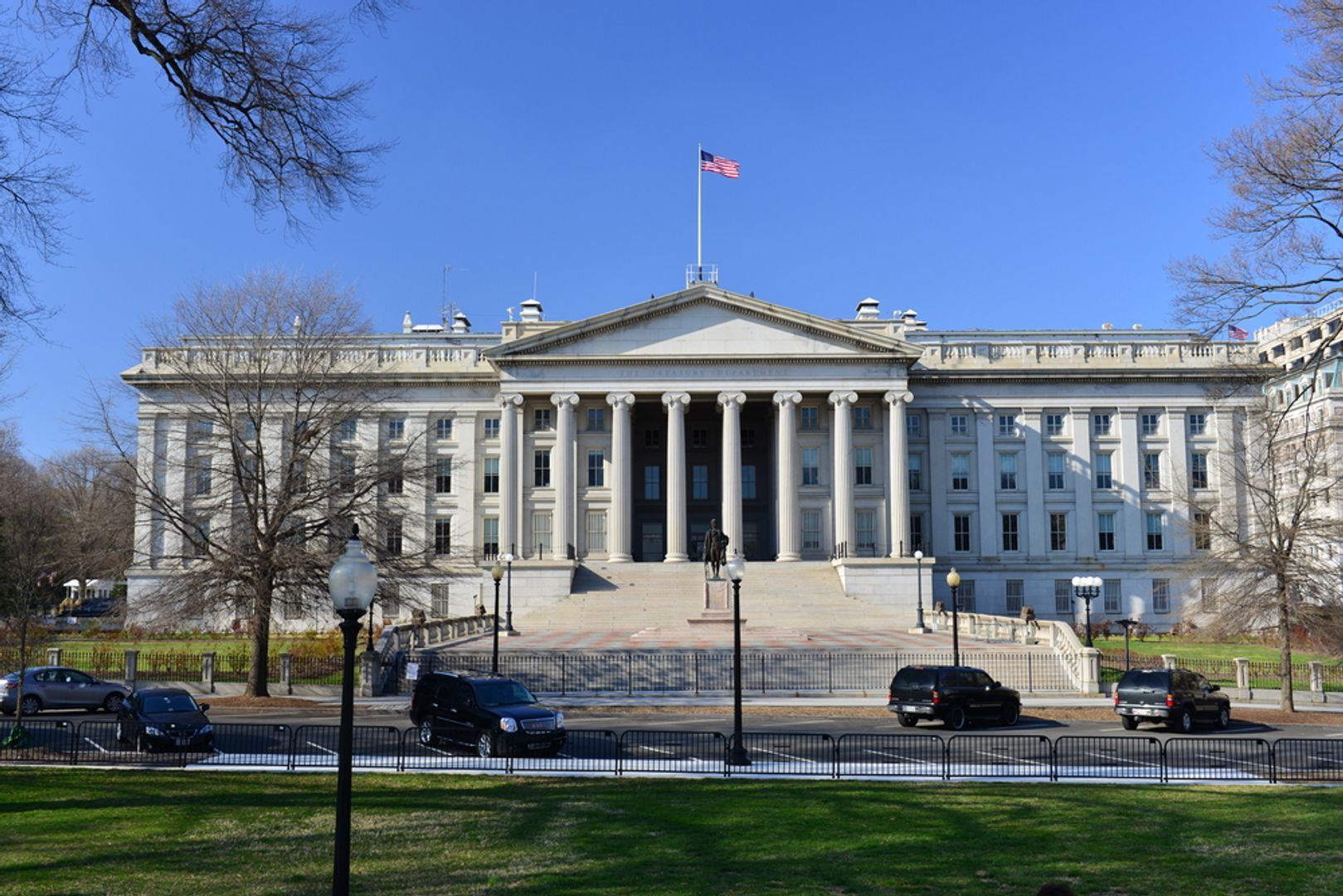 Bitcoin Surges Past $117K as Trump Taps Stephen Miran for Federal Reserve