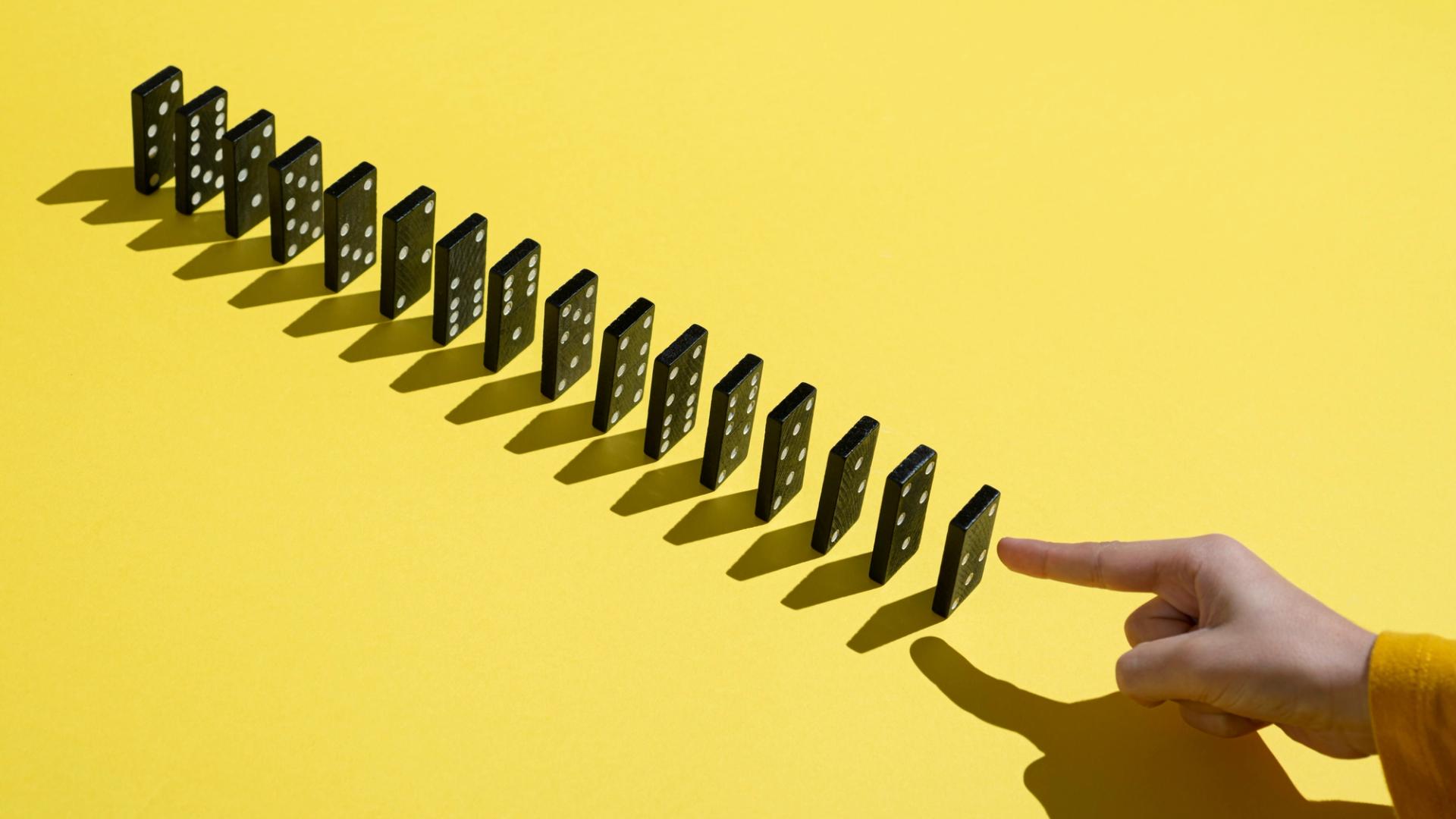 Domino effect (Getty Images/Francesco Carta fotografo)