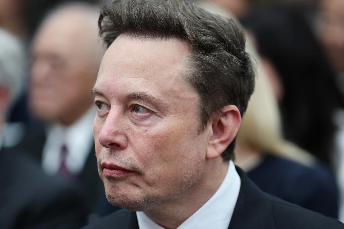 SpaceX and Tesla explore merger that would unite more than 30,000 bitcoin