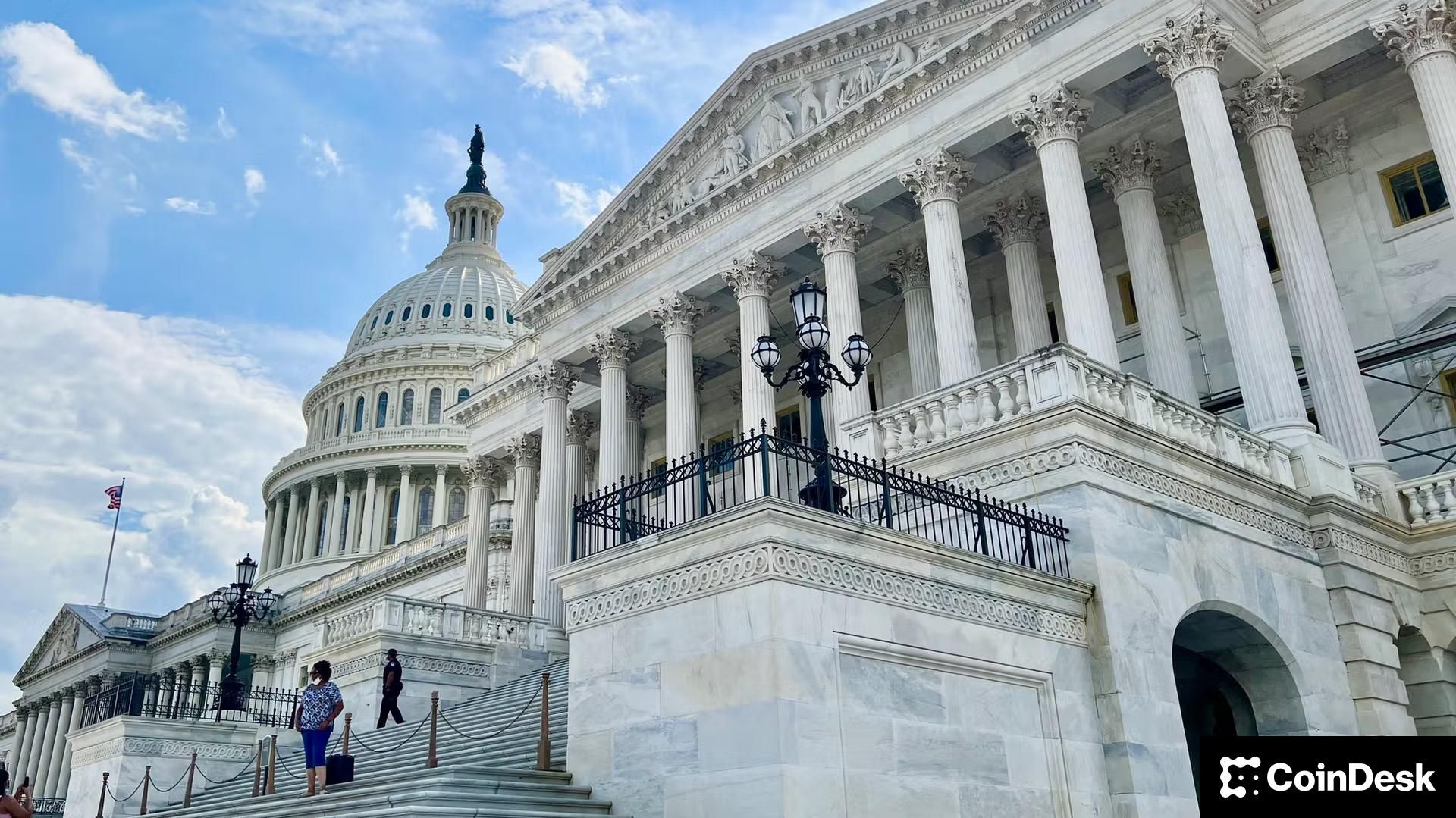 Senate Democrats pursuing a Friday call with crypto industry on market structure bill