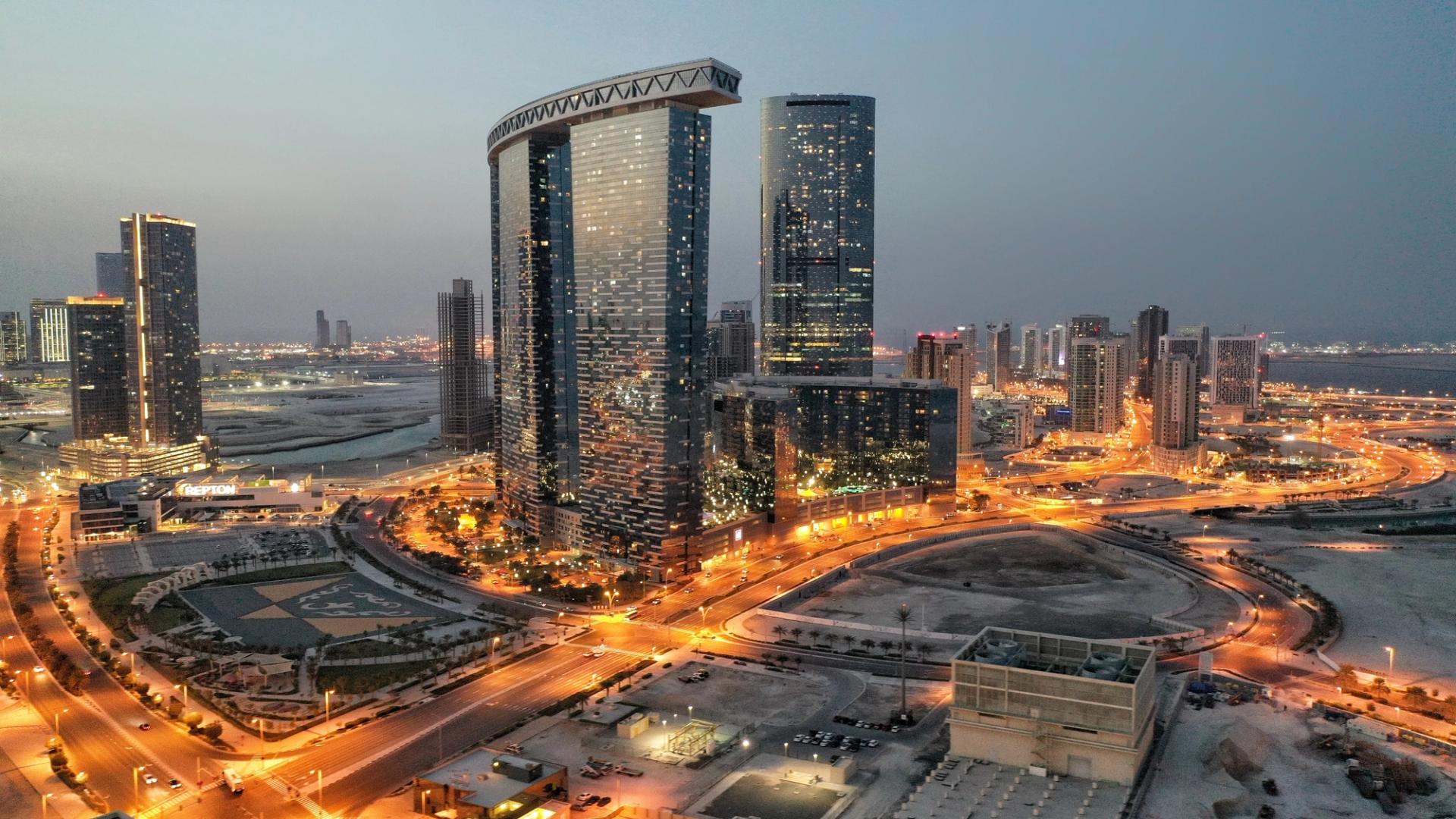 Abu Dhabi Ventures Into Bond Tokenization with HSBC and FAB as RWA Momentum Accelerates Abu Dhabi Ventures Into Bond Tokenization with HSBC and FAB as RWA Momentum Accelerates