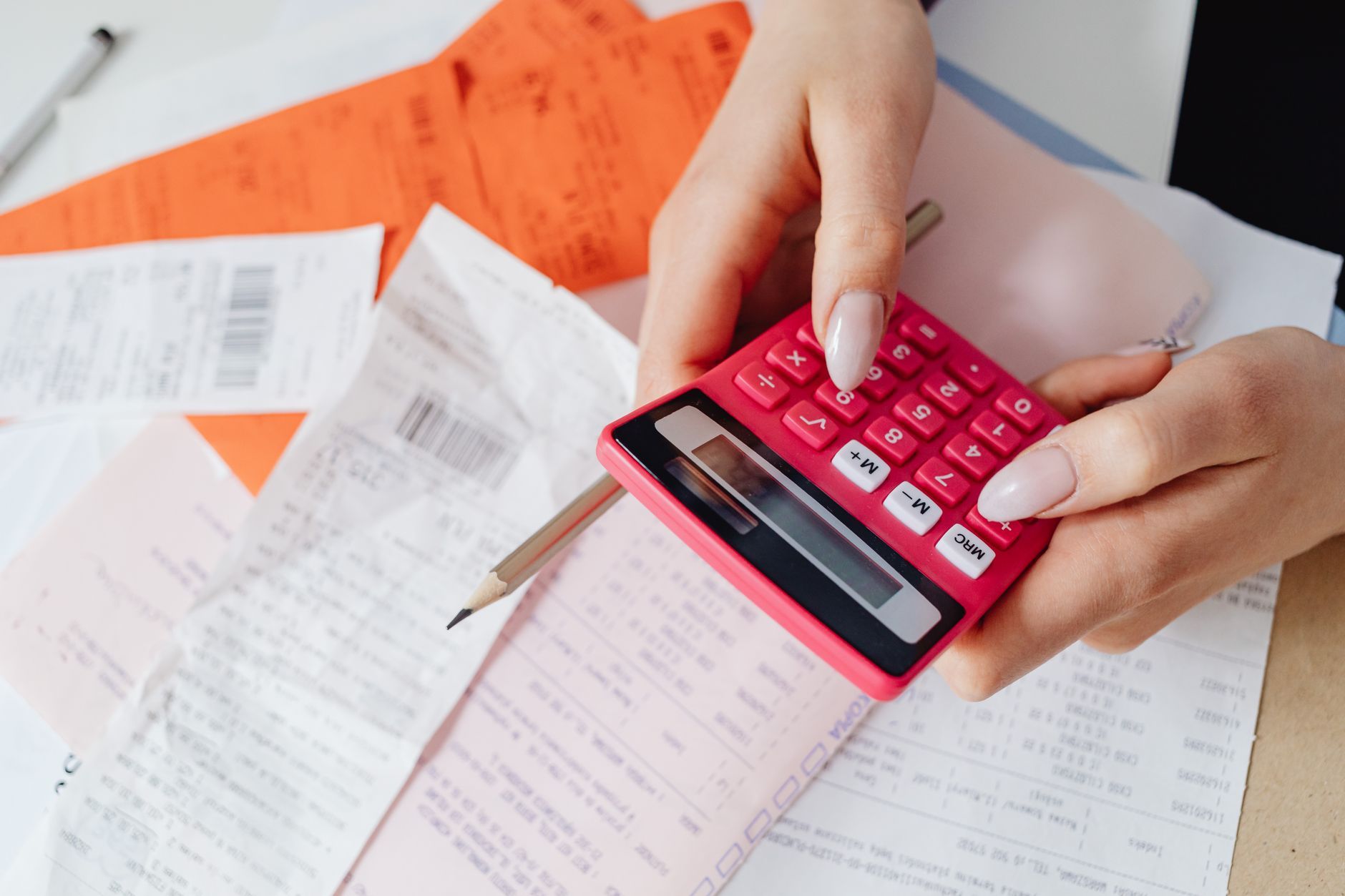Flat-Rate vs. Contingency Recruiting: Which Is Cheaper for Contractors?