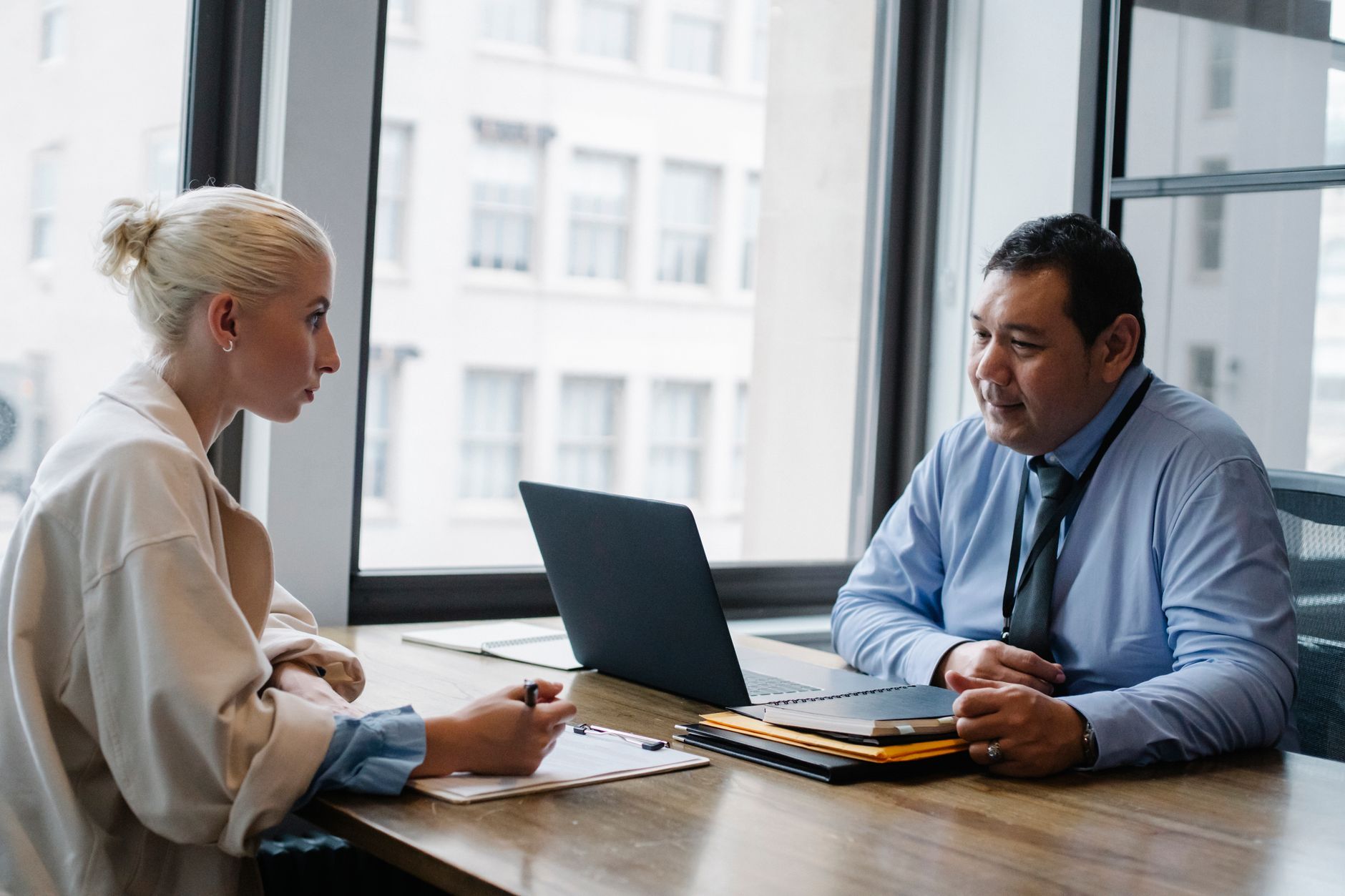 When Should a Contractor Use a Recruiter vs. Hire In-House?