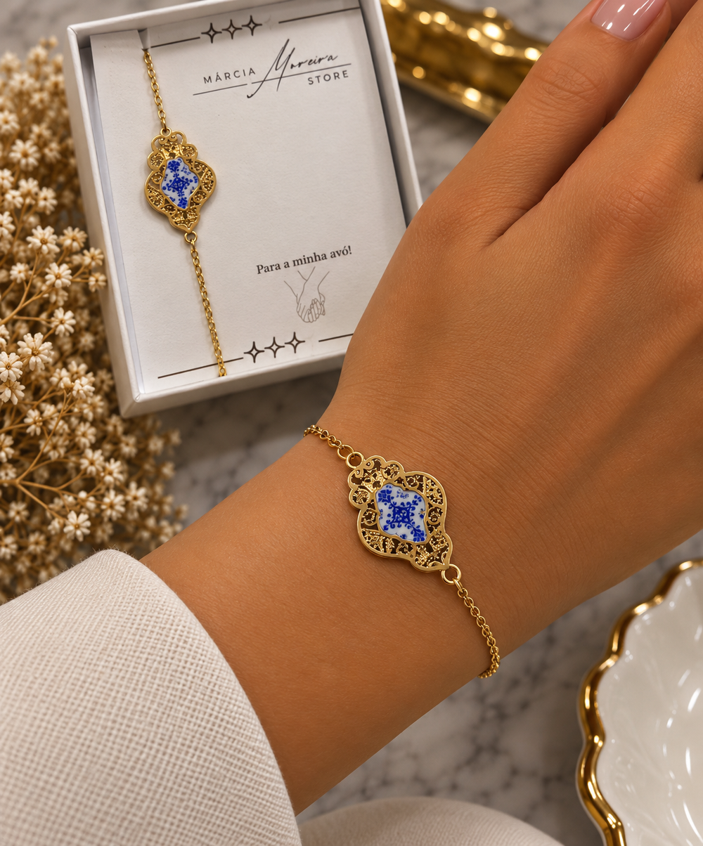 Pulseira dourada de inspiração portuguesa