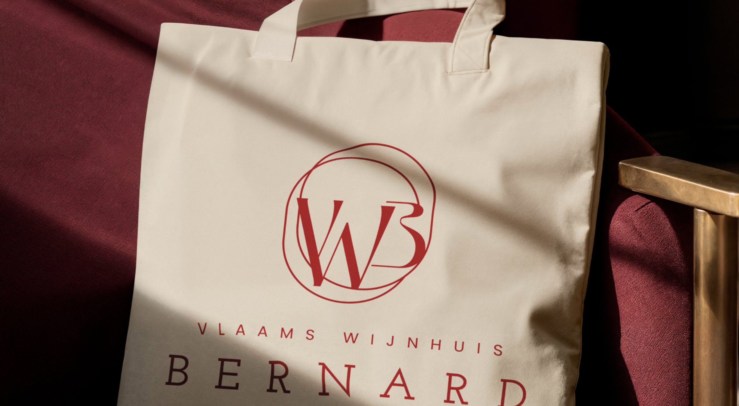 Wijnhuis Bernard logo op een herbruikbare zak