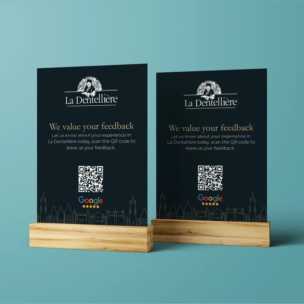 Een stijlvolle tafeldisplay met QR-code