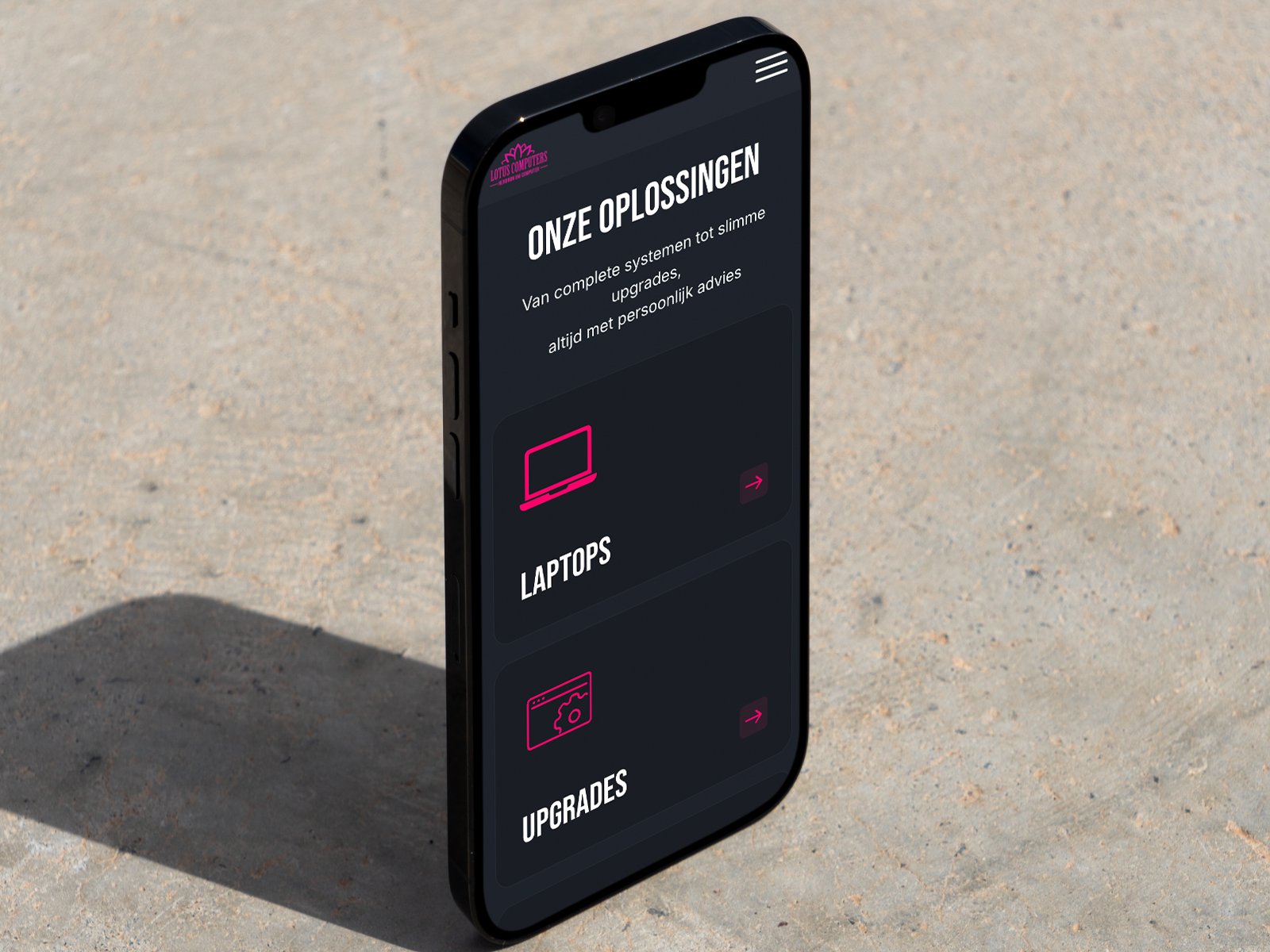 Lotus Computers: pagina Onze oplossingen op een smartphone