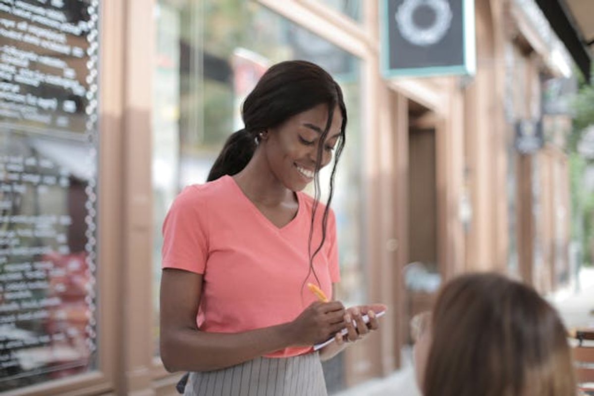 O Churn Invisível: Como o caos operacional destrói a sua retenção (e como a IA pode resolver)