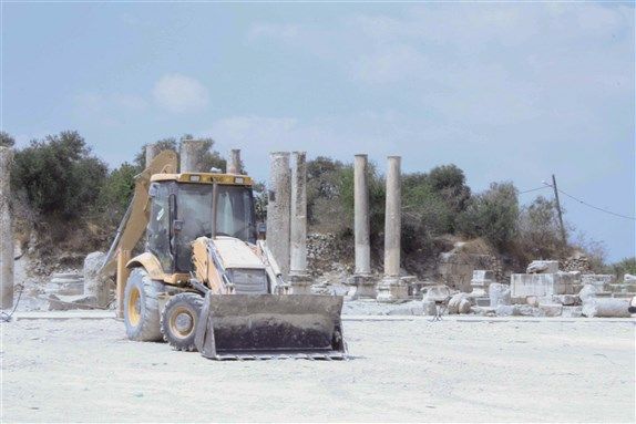 Dima Srouji: Echoes of a Depth Unknown 