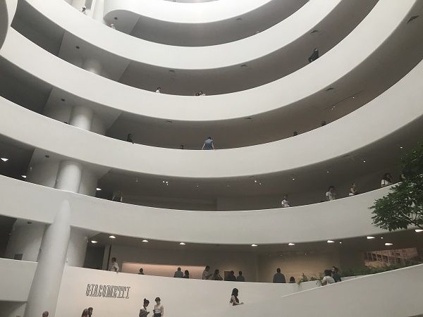 ニューヨークのグッゲンハイム美術館への行き方、見どころ、特別展