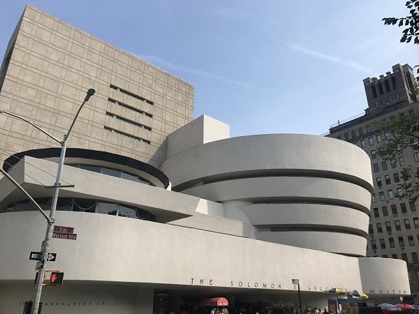 ニューヨークのグッゲンハイム美術館への行き方、見どころ、特別展