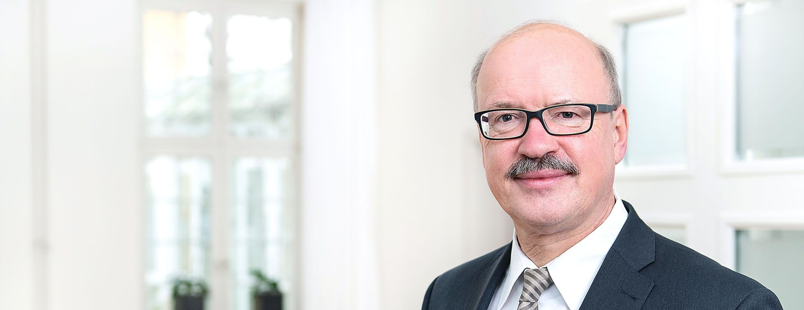 Dr. jur. Gerd Uhlich