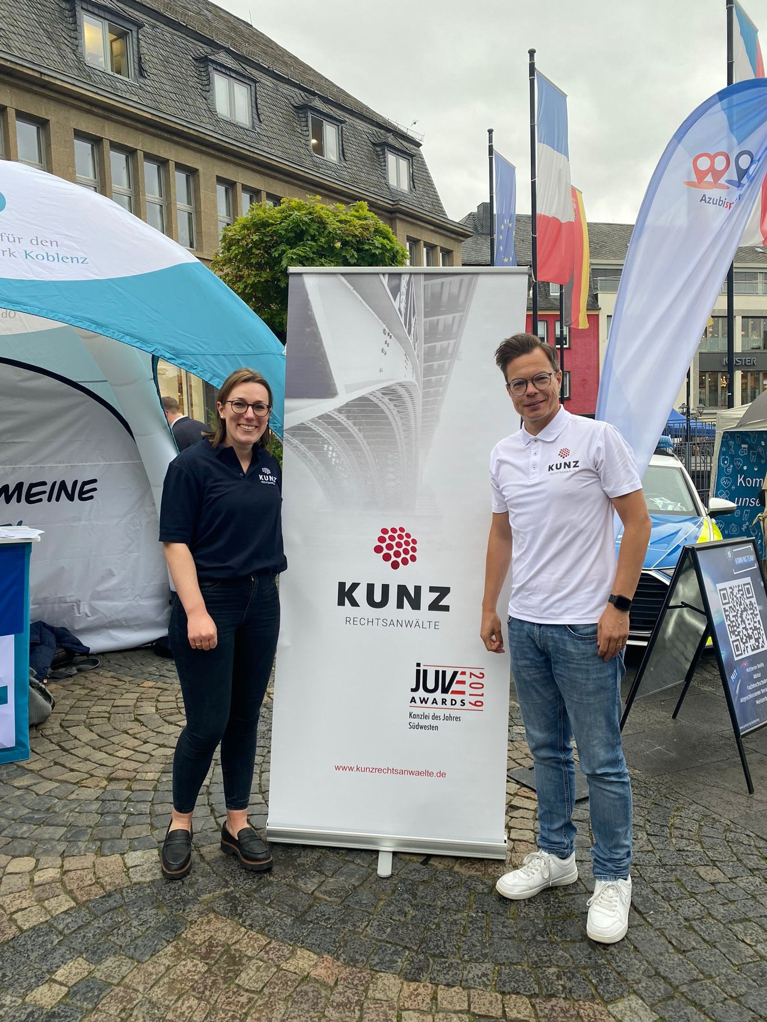 Der KUNZ-Stand auf einer Jobmesse im Freien
