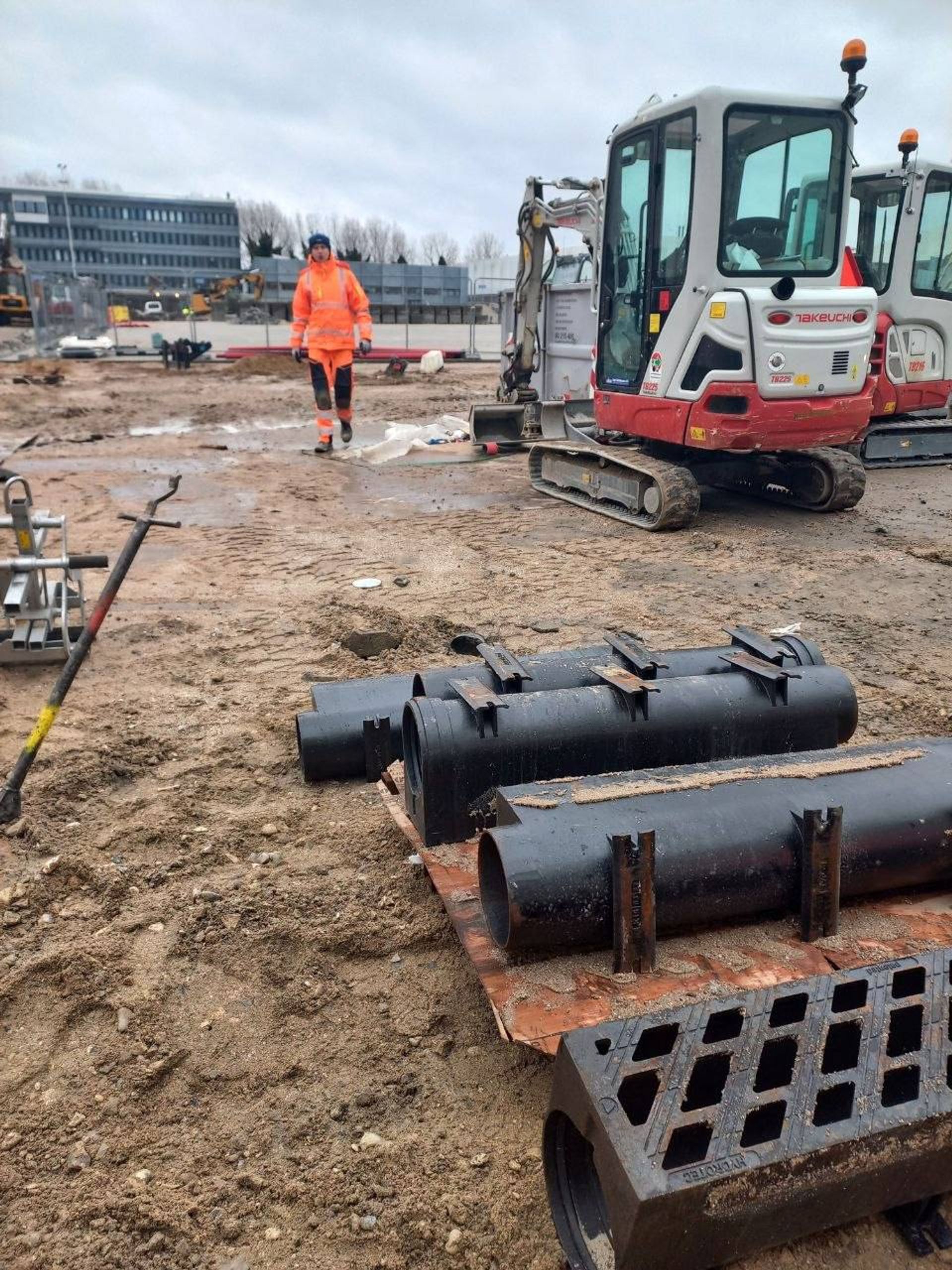 Dræn- og afvandingsarbejde på byggeplads