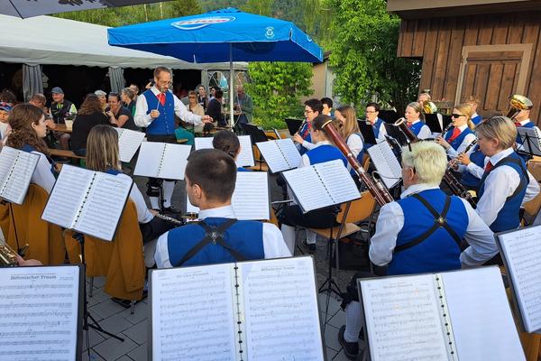 Platzkonzert im Vogelparadies Birka