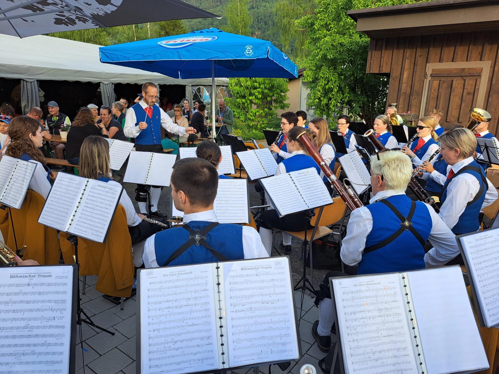 Platzkonzert im Vogelparadies Birka