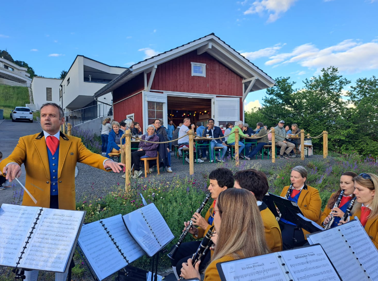 Platzkonzert beim Oxnerweg