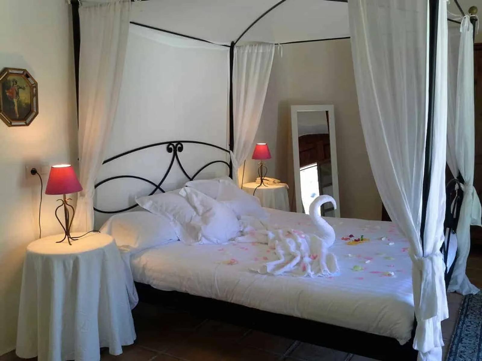 Romantic Hotel in the Mountains – Photo 4
