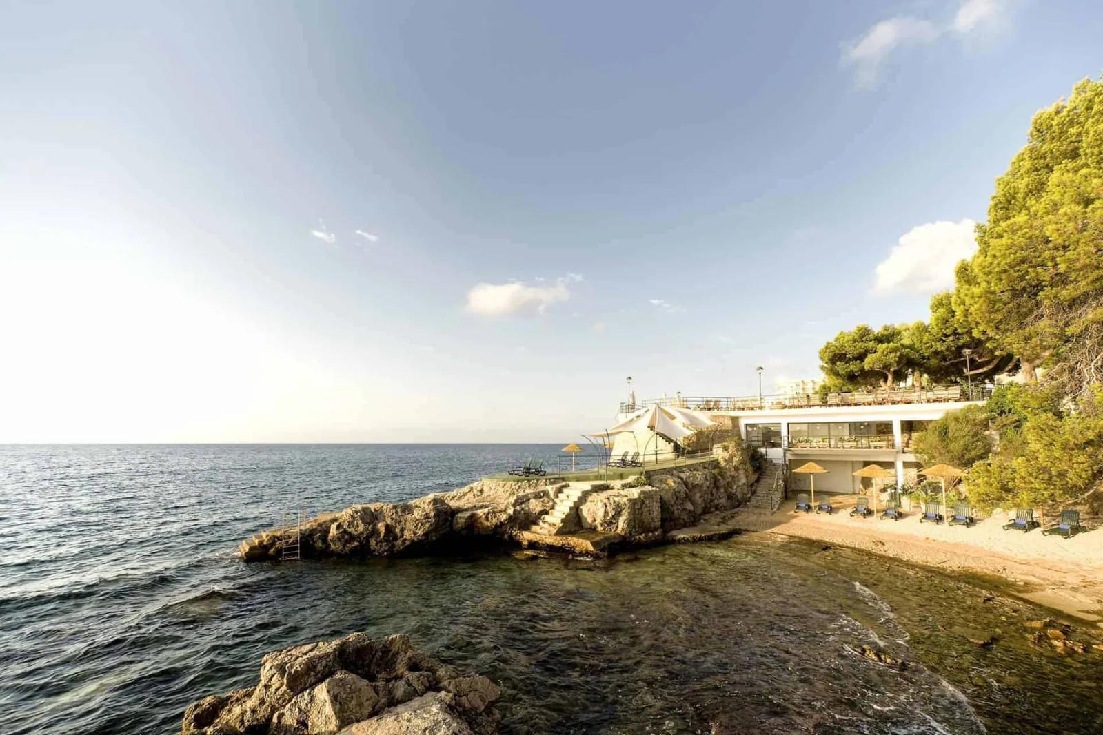 Modern Hotel Right by the Sea