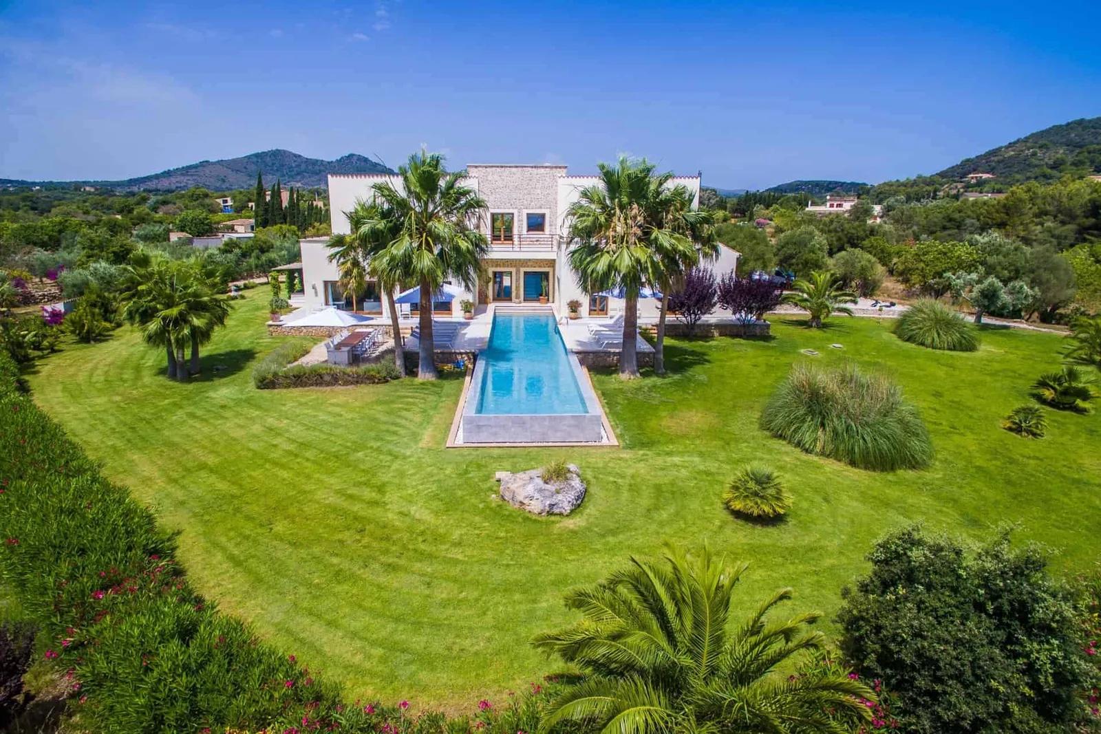 Natural-Stone Finca in the East