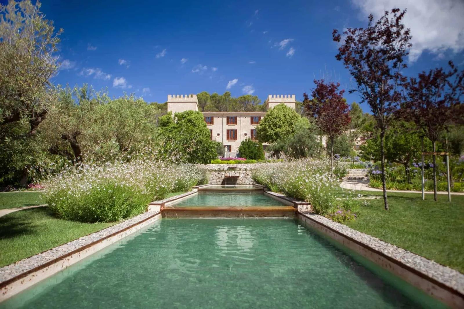 Luxury Hotel of Tranquillity – Photo 6