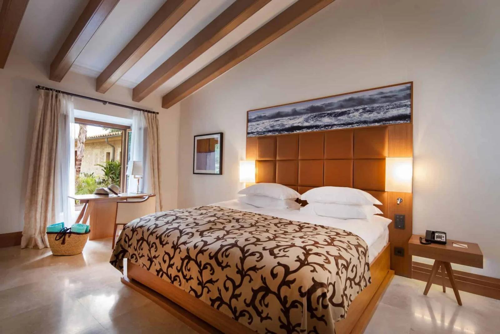 Luxury Hotel of Tranquillity – Photo 7