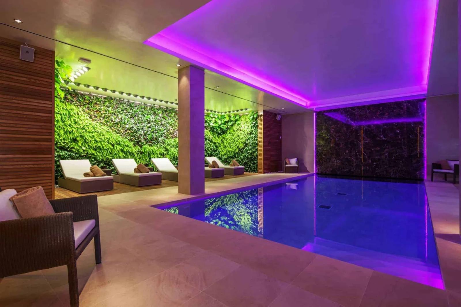 Luxury Hotel of Tranquillity – Photo 2