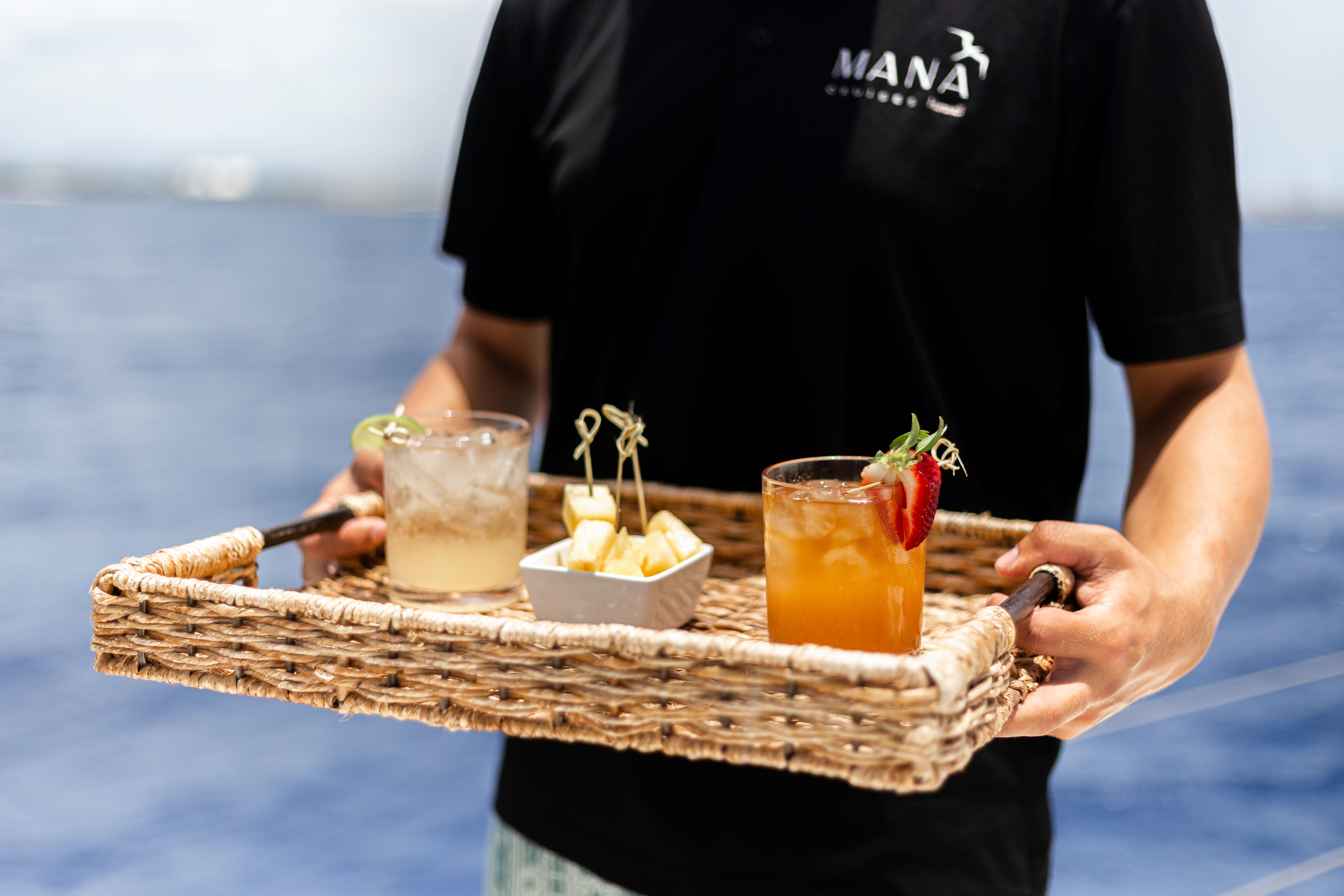 MANAKAHI — MANA Cruises + Charters