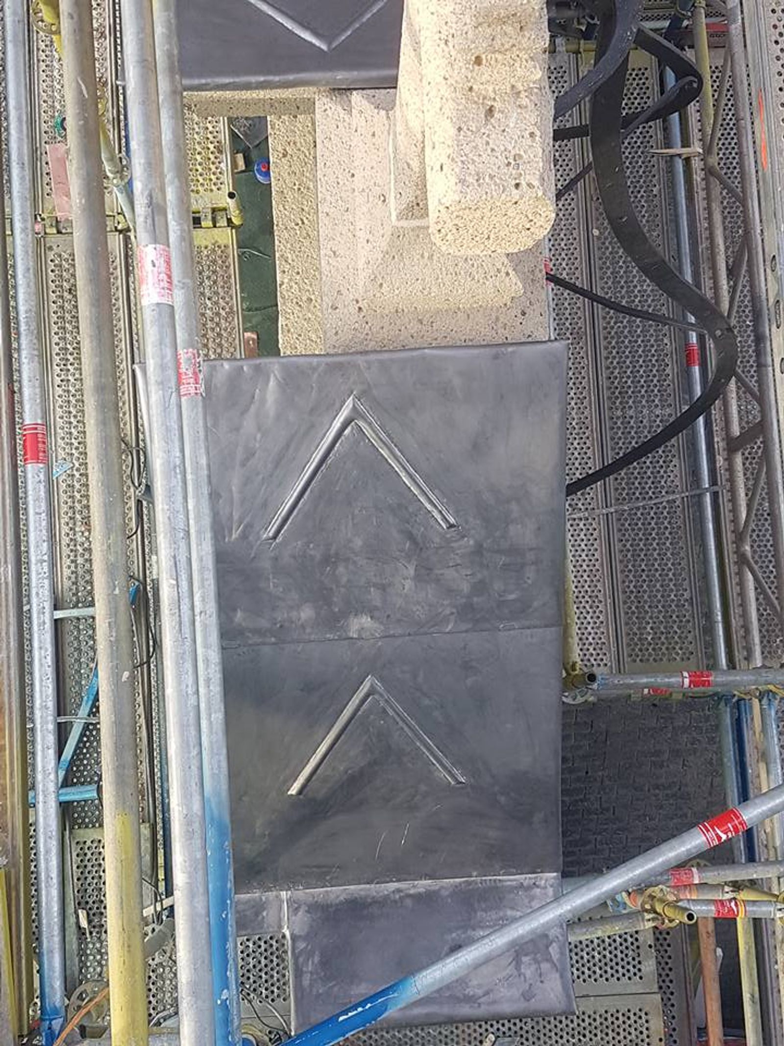 Travail du plomb — chantier ART'COUV (1/4)