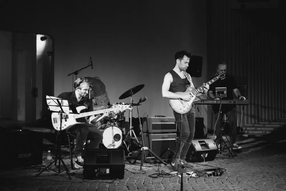 Jam Sessions and Open Mic Nights in Amsterdam: Where to Play and Who to Hear
