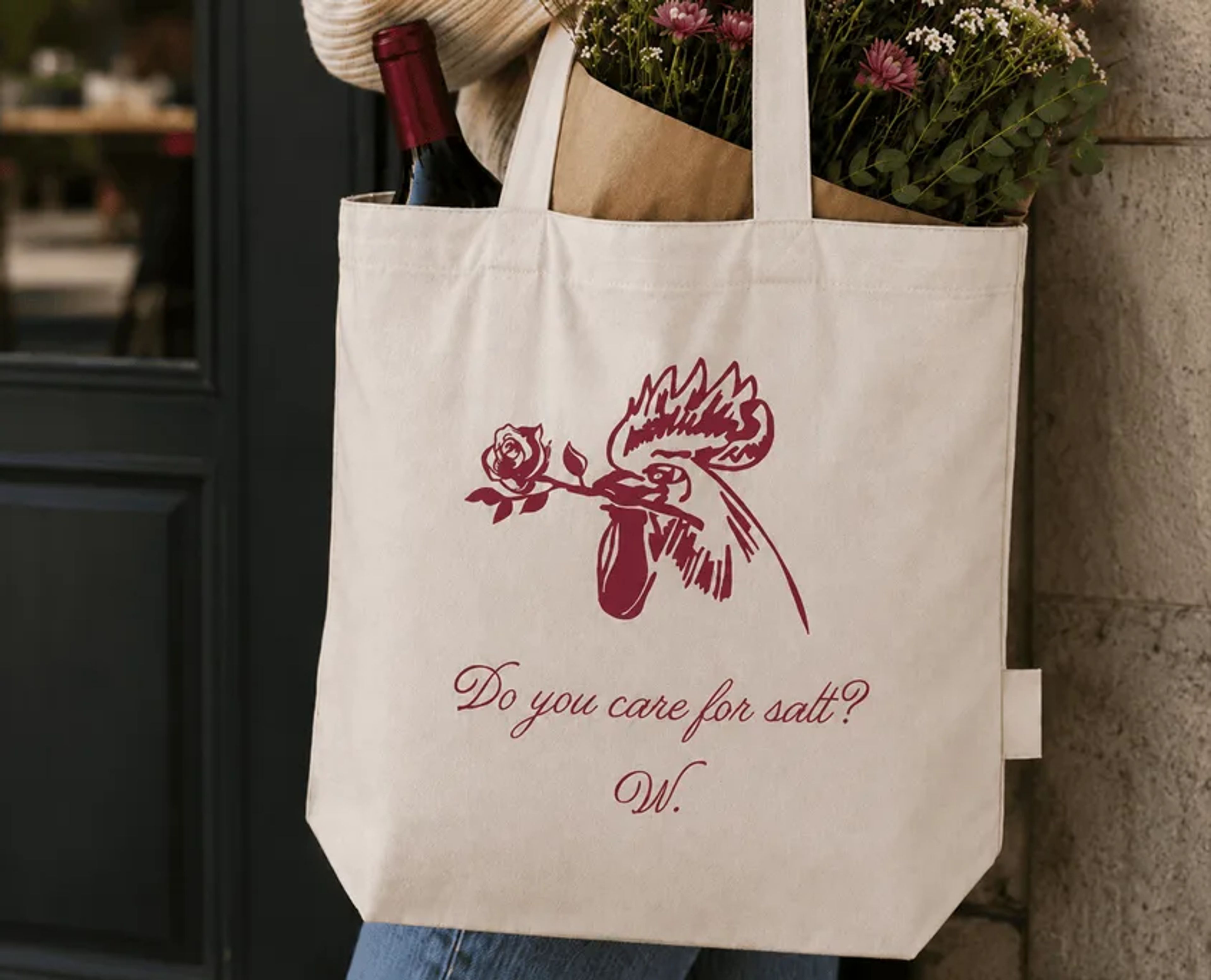Tall tote in 100% ogranic cotton canvas with screenprinted artwork