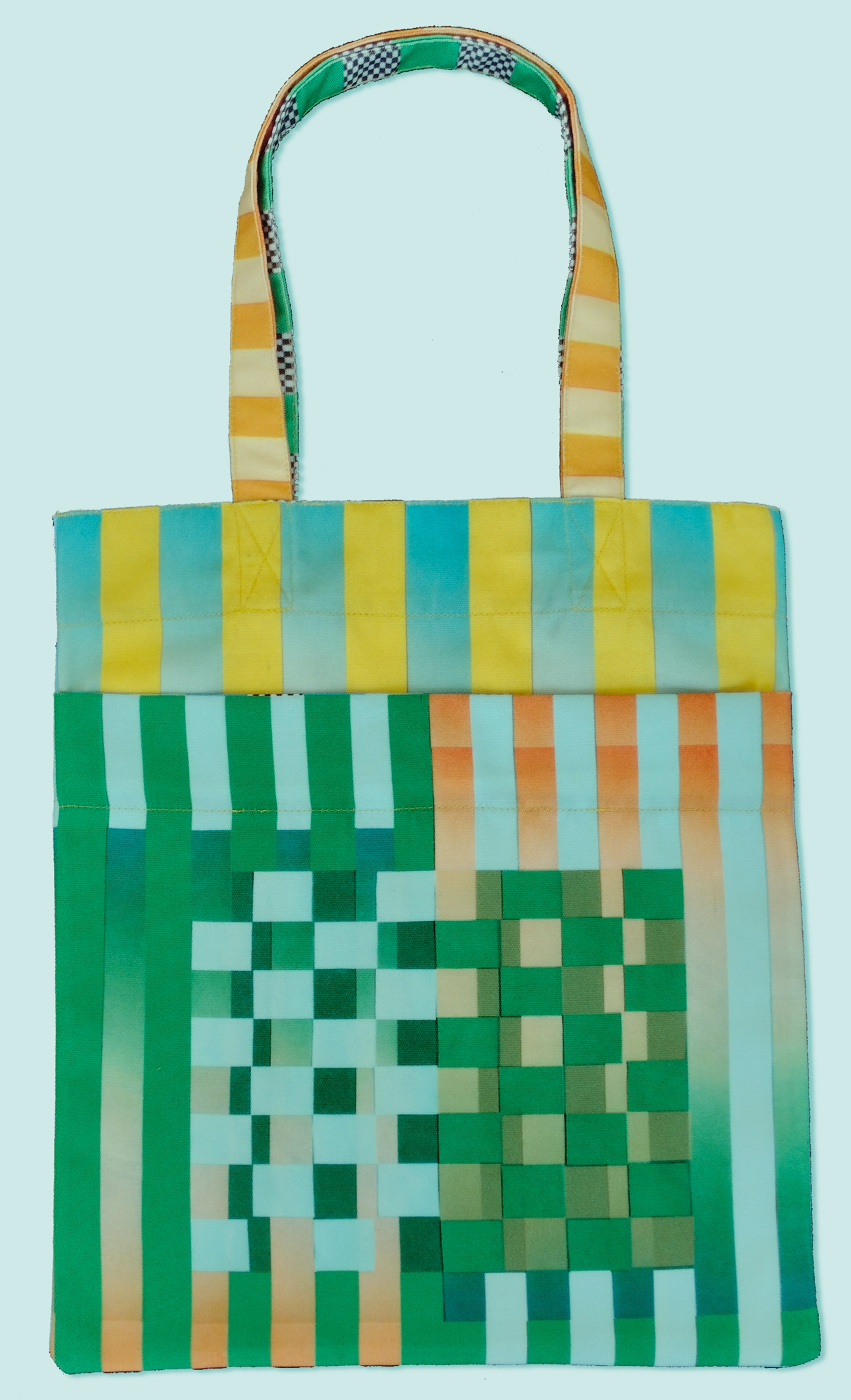 Pocket tote with digital print pattern