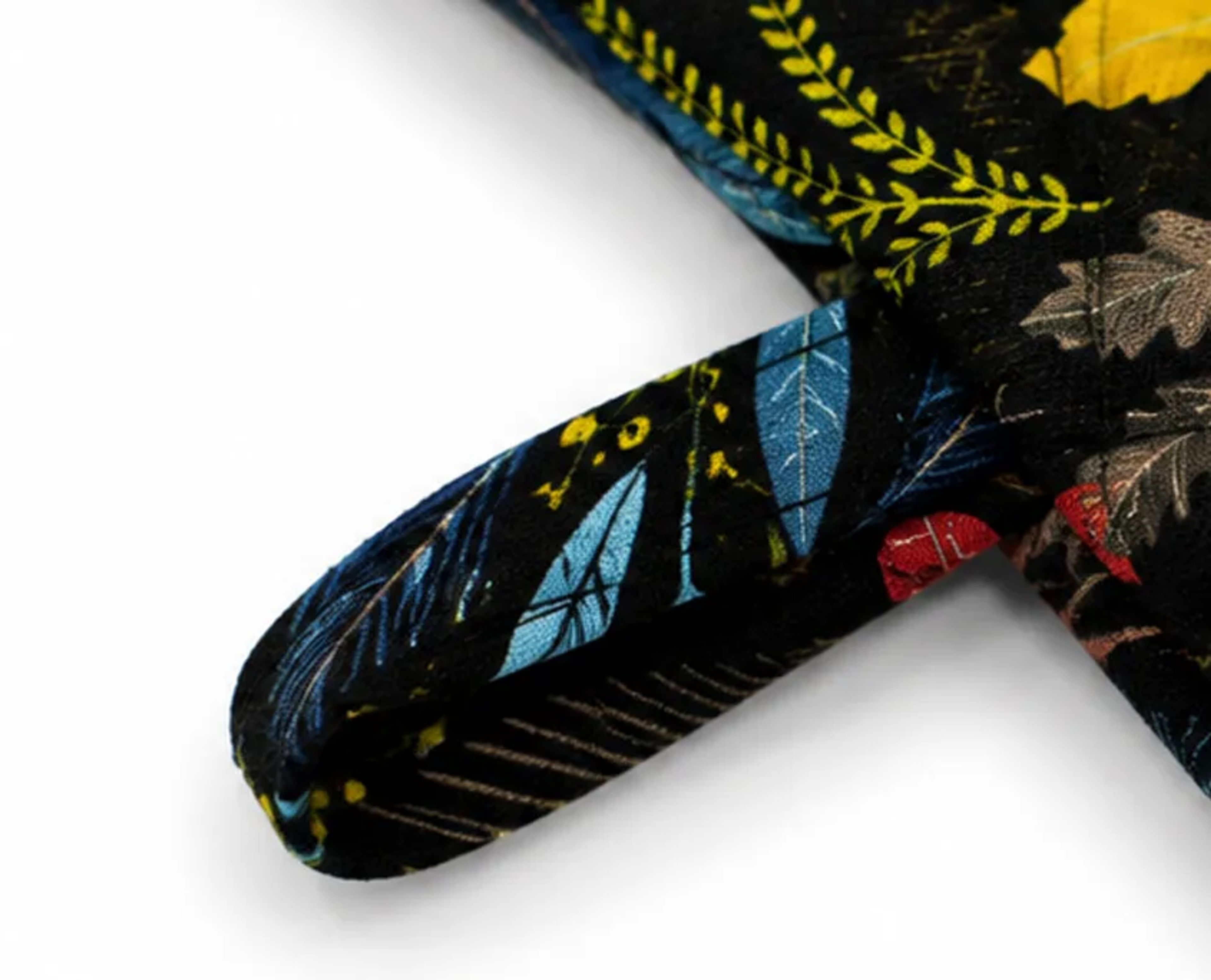 Oven Mitts self fabric strap detail