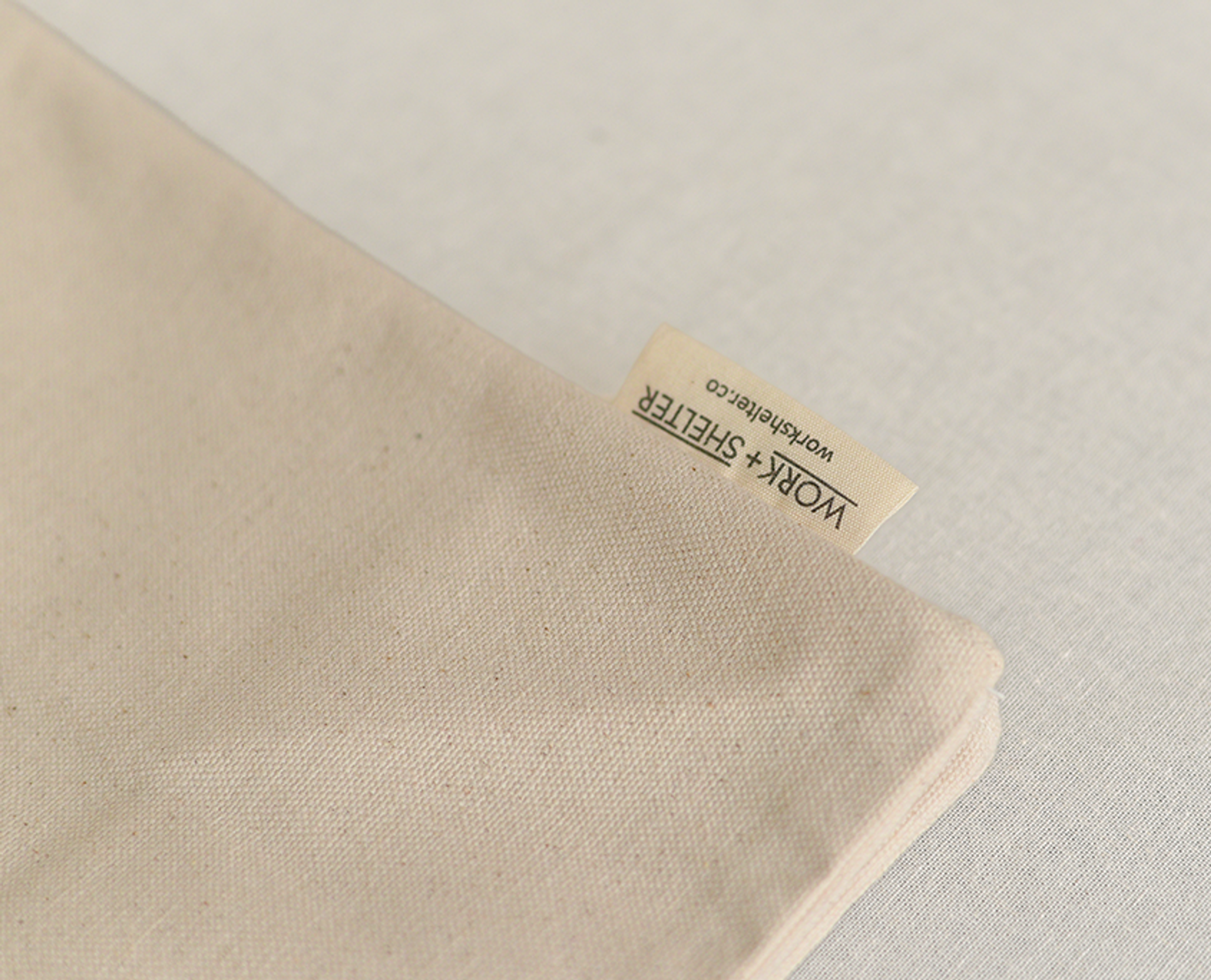 Double Handle Bag fabric label placement detail