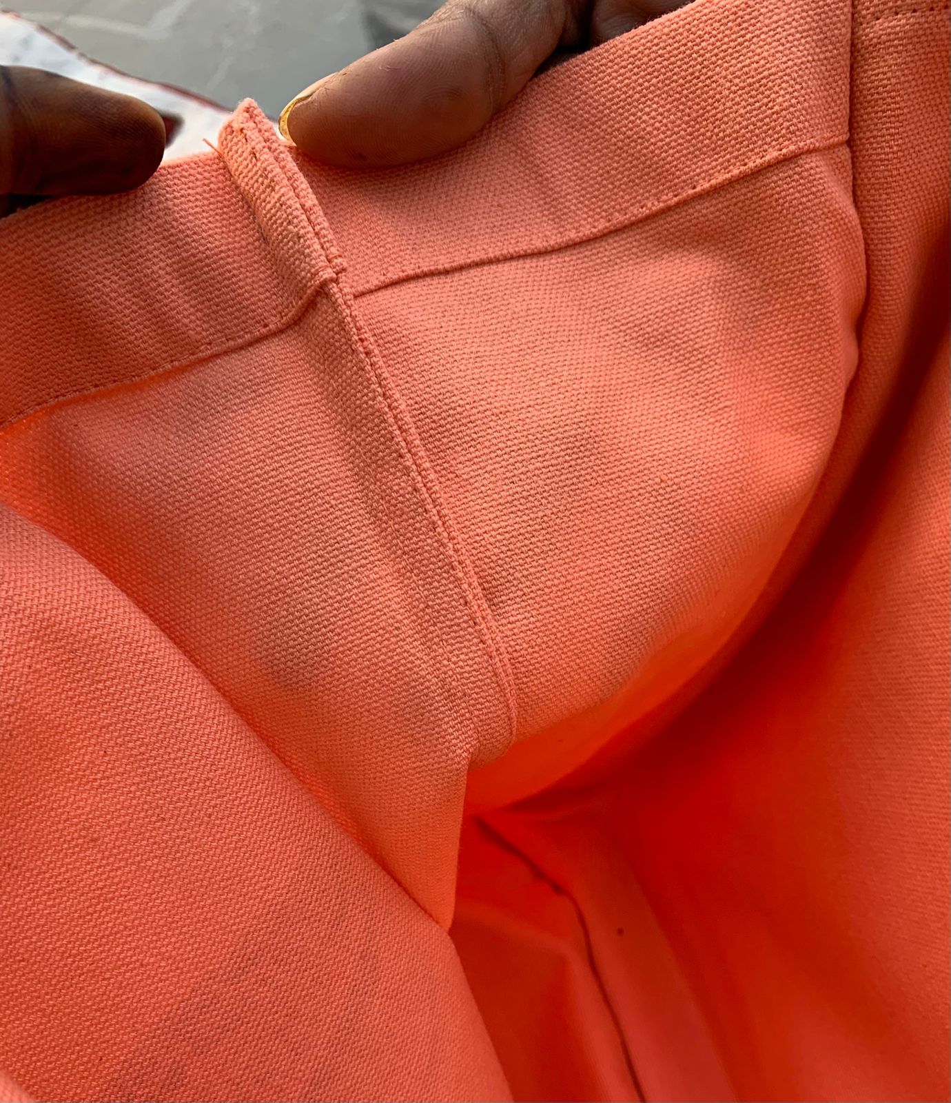 Retreat Tote in dyed-to-match peach seams detail