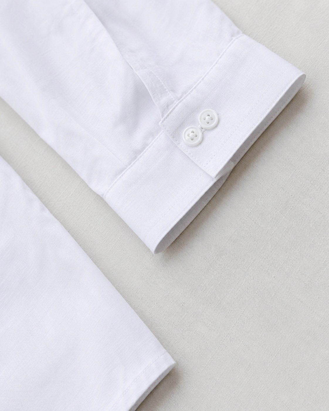 Long Sleeve Button up sleeve detail