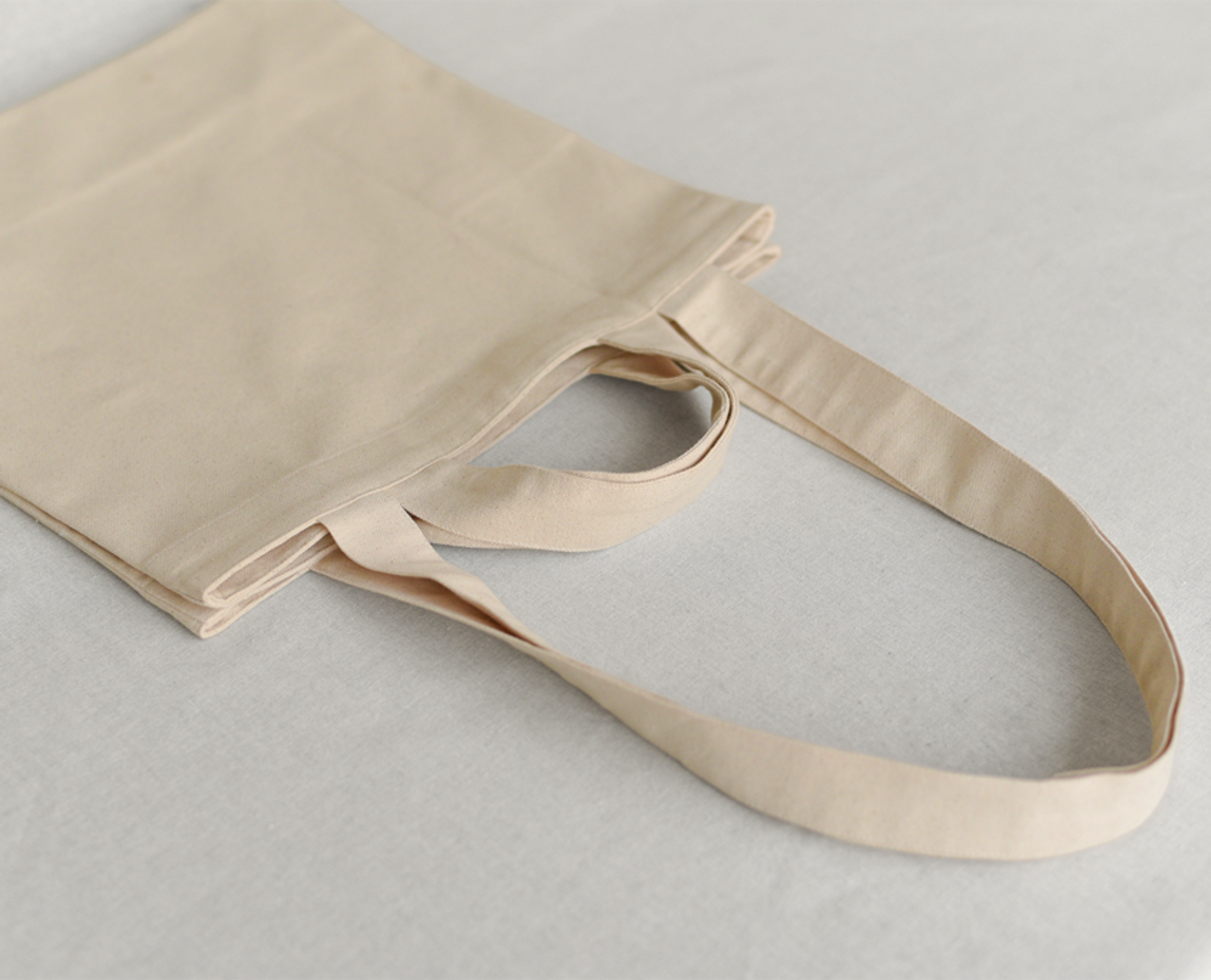 Double Handle Bag in natural canvas handle detail