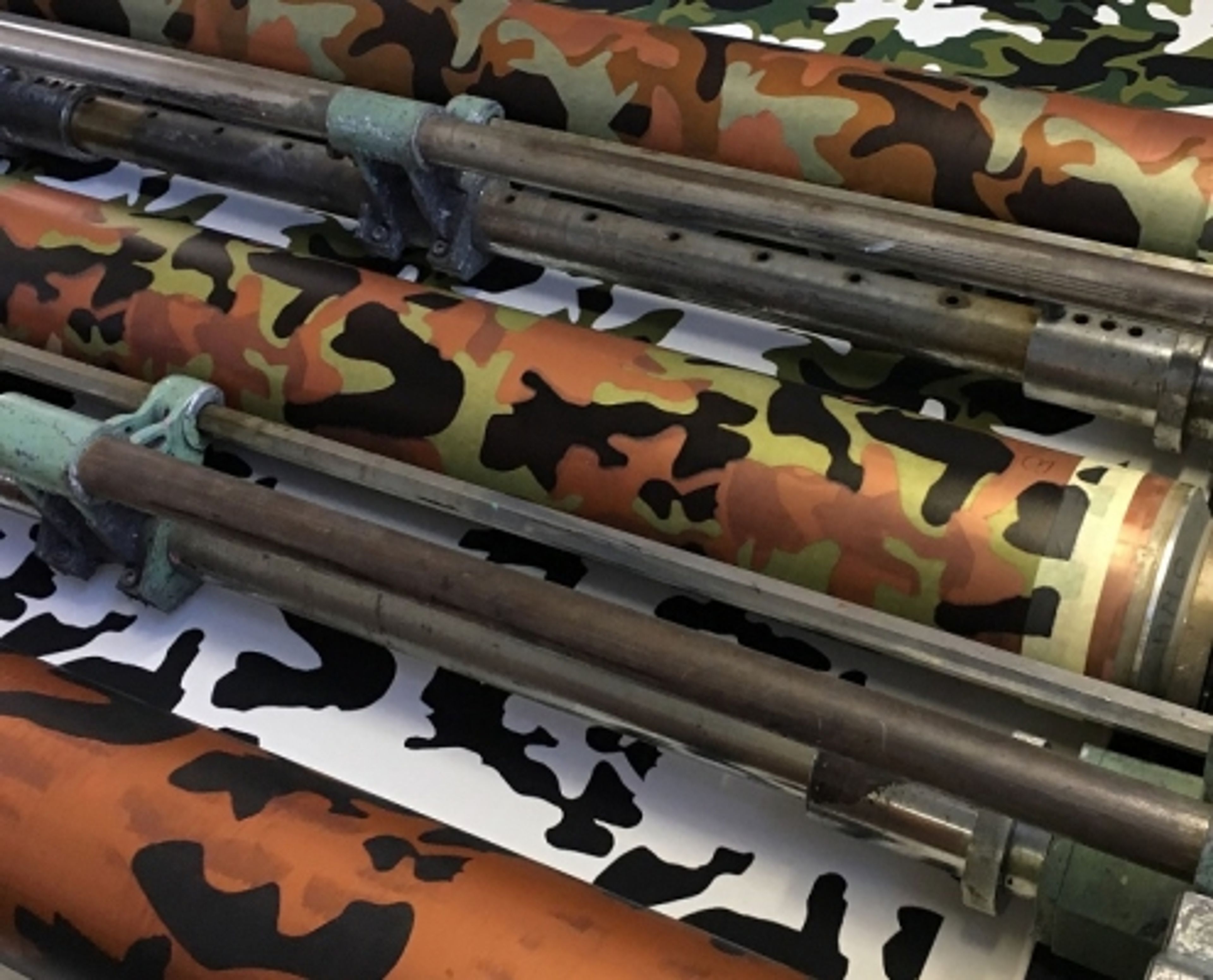 Rotary screen printing machine for yardage