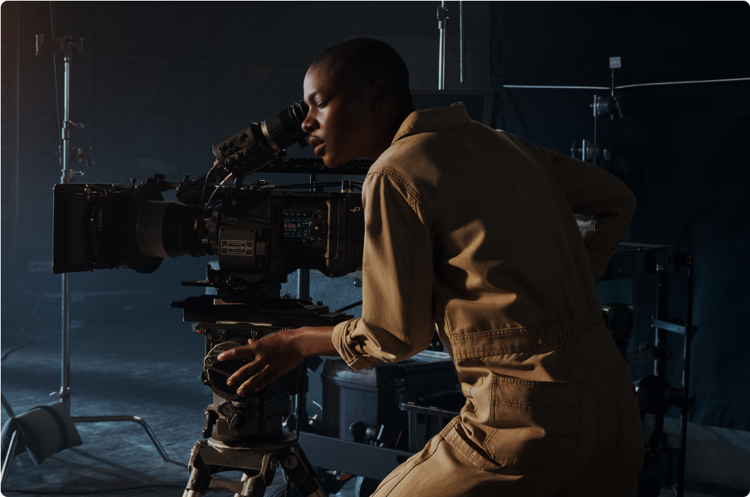Person operating a camera on set