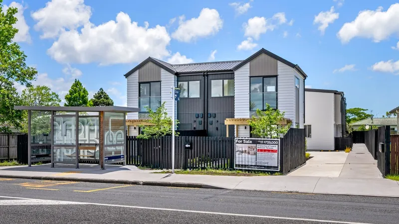 Townhouse 1, 1/721 Te Atatu Rd