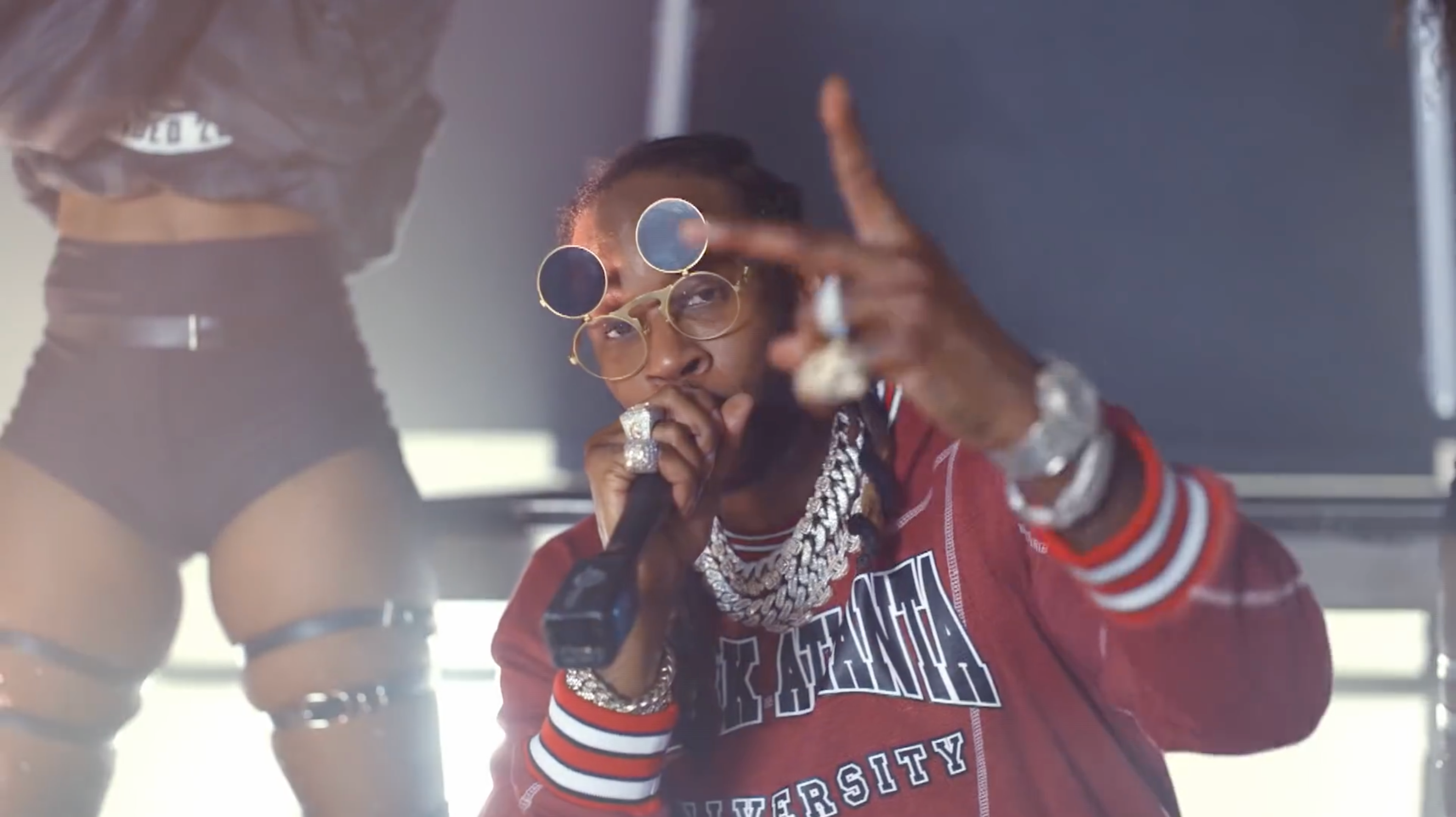 2 CHAINZ X LIL WAYNE - MONEY MAKER LIVE 