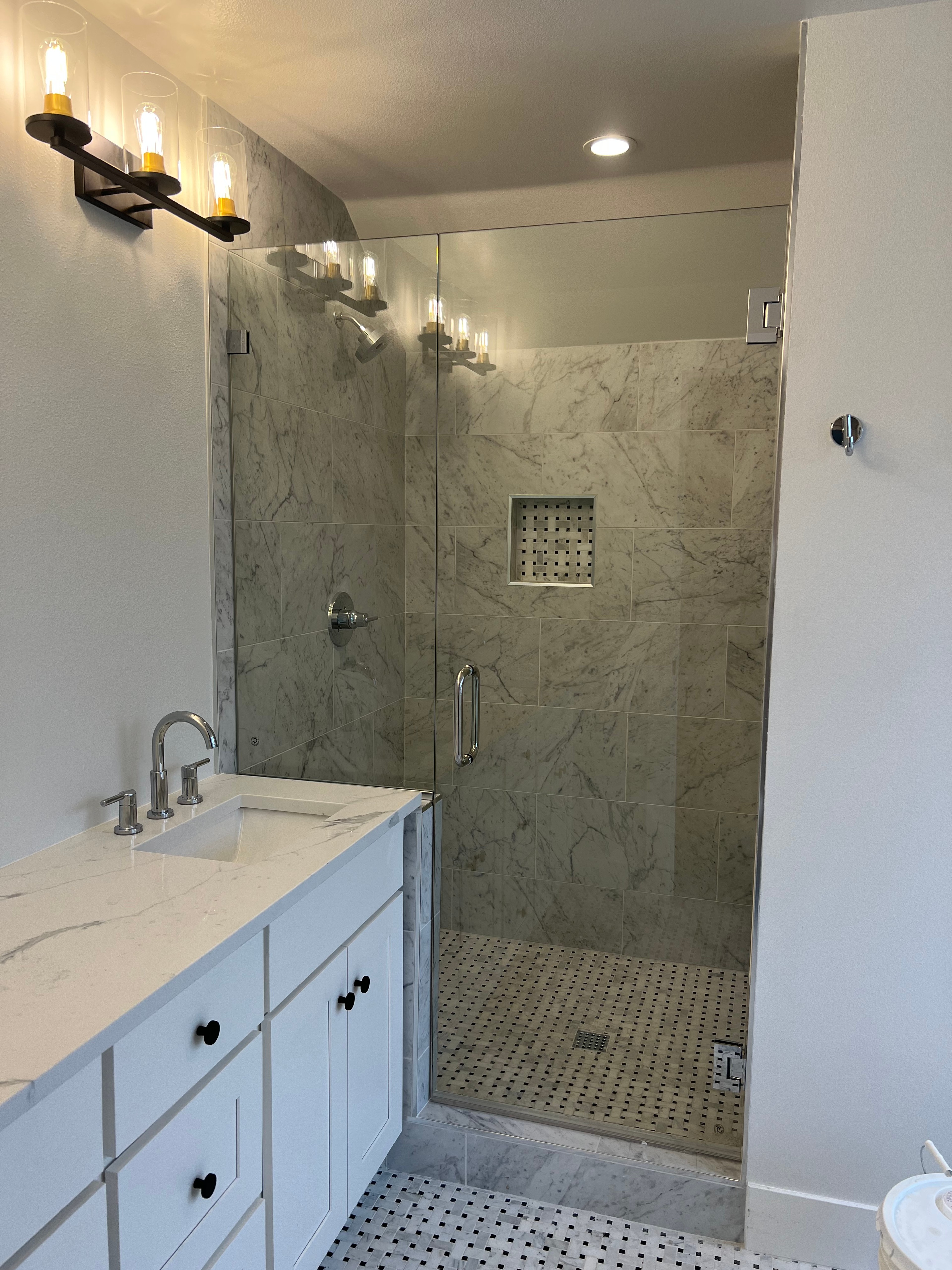 Bathroom Remodeling project photo 1